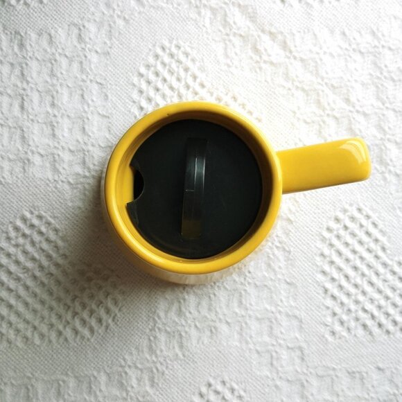 Vintage Pier 1 Yellow Spill-proof Non-slip Commuter Travel Coffee Mug W/lid 12 O - Picture 3 of 5